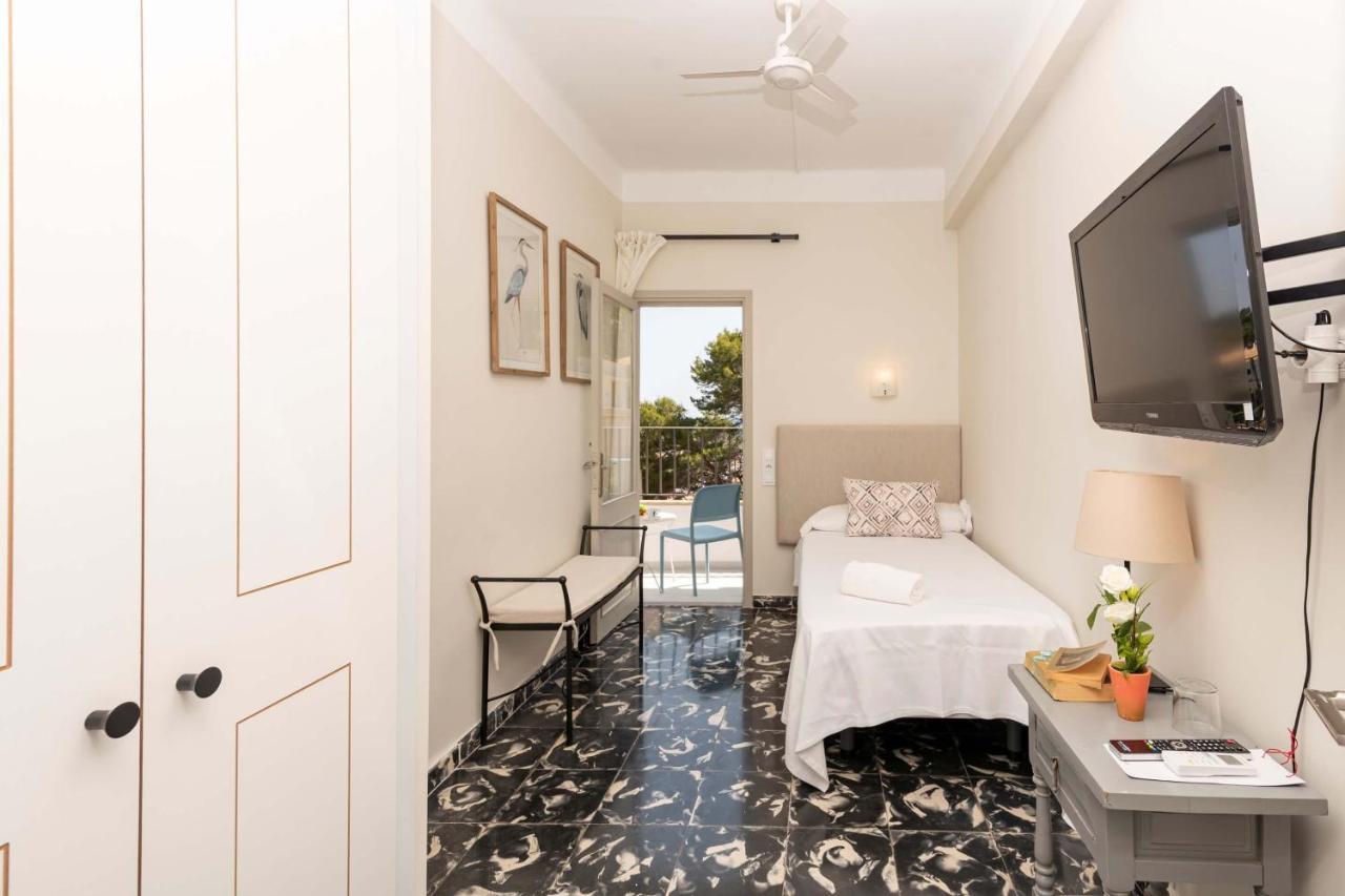 Boutique Hotel Oriola Cala de Sant Vicenc Dış mekan fotoğraf